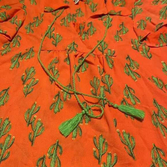 Ivy Jane ladies small Bright orange Top with Green cactus Pattern - Picture 3 of 7